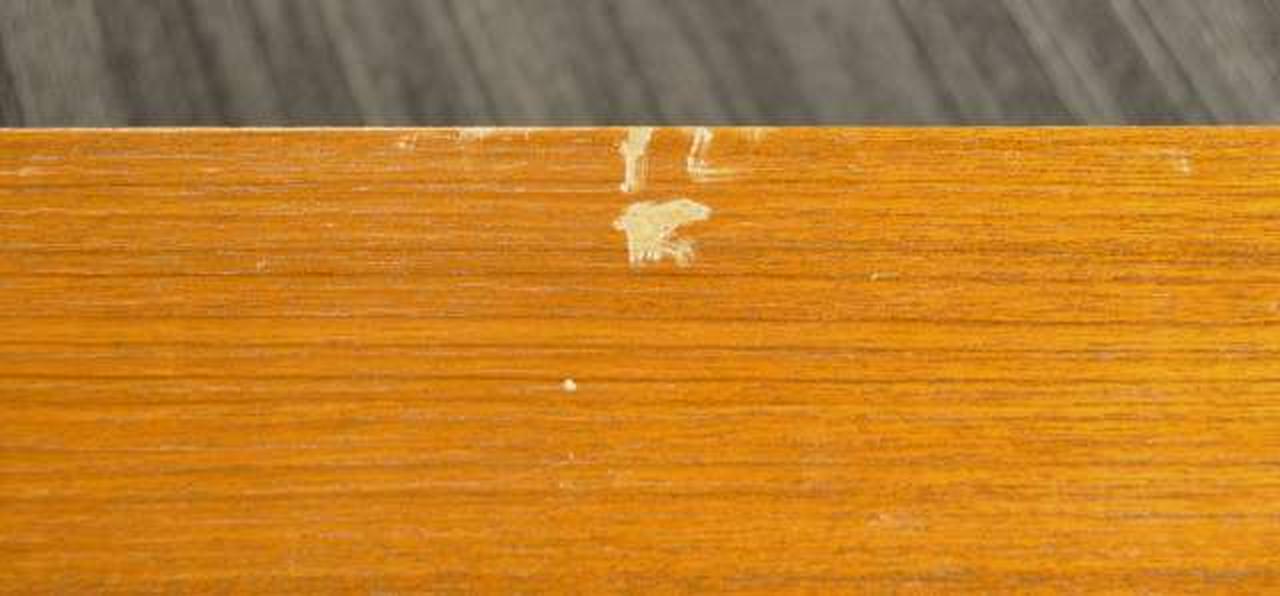 天板奥にキズ