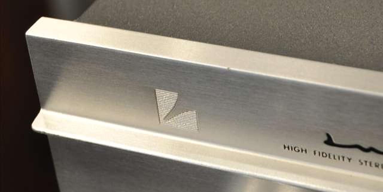 エッジ部に打ちキズ