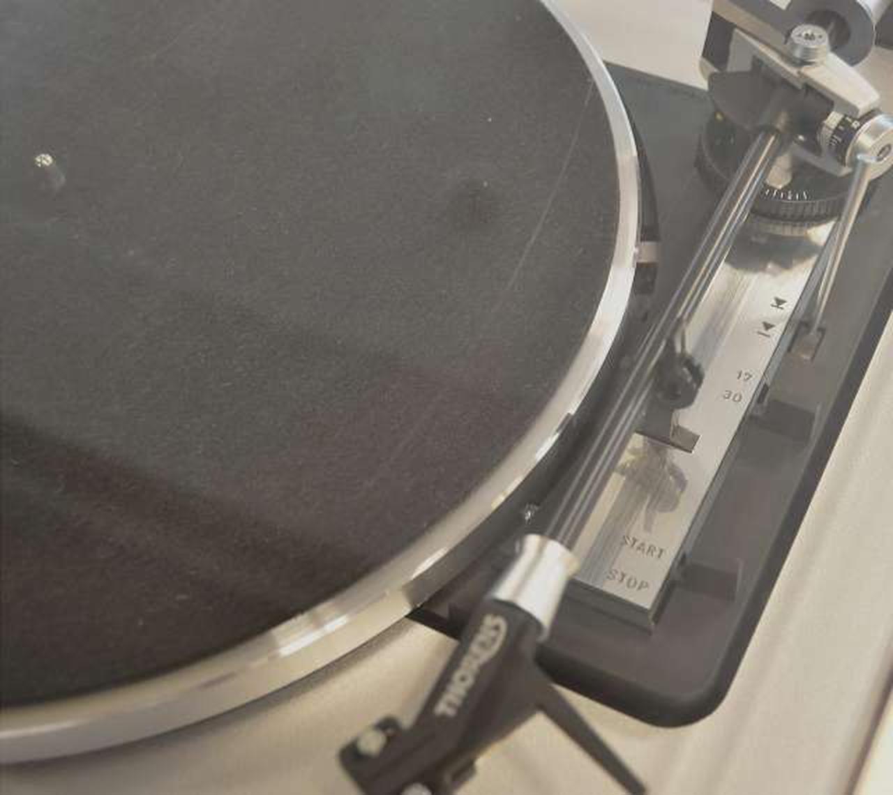 アクリルカバーにキズ