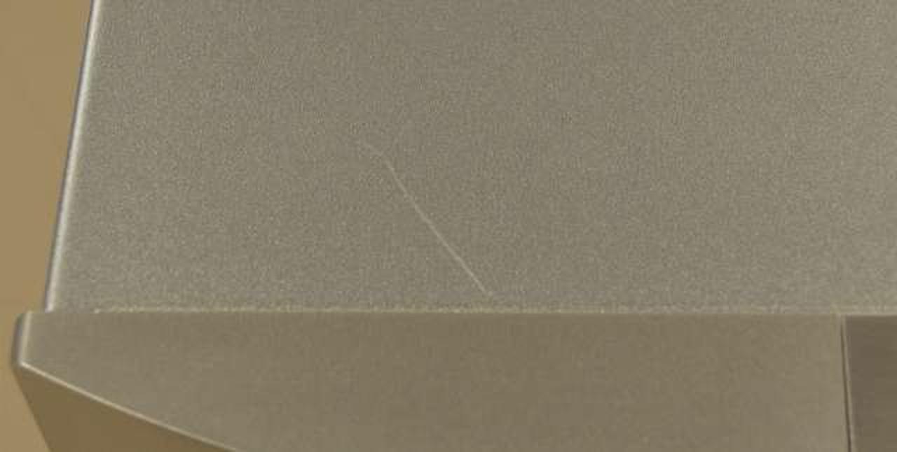 天板左前にキズ