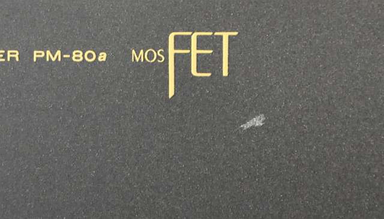 パネル面にキズ