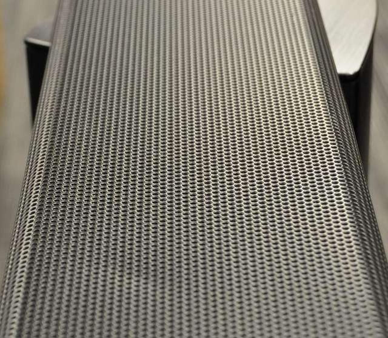 パネル面に凹み