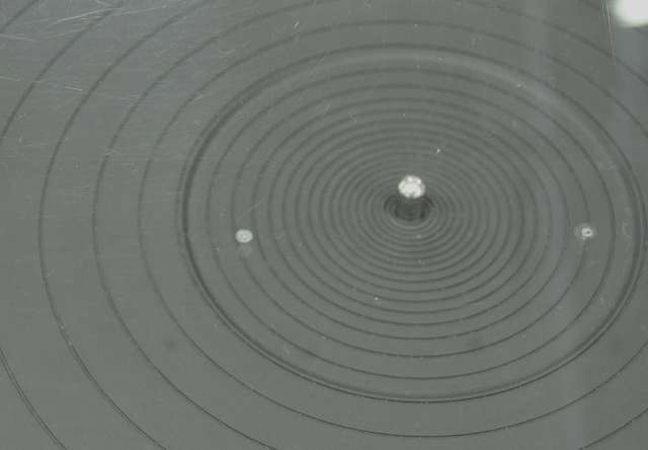 アクリルカバーにキズ