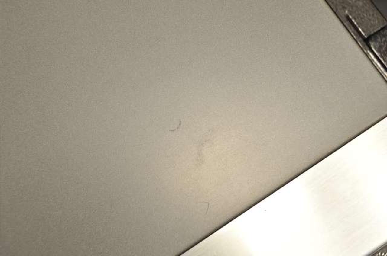 天板右手前にキズ