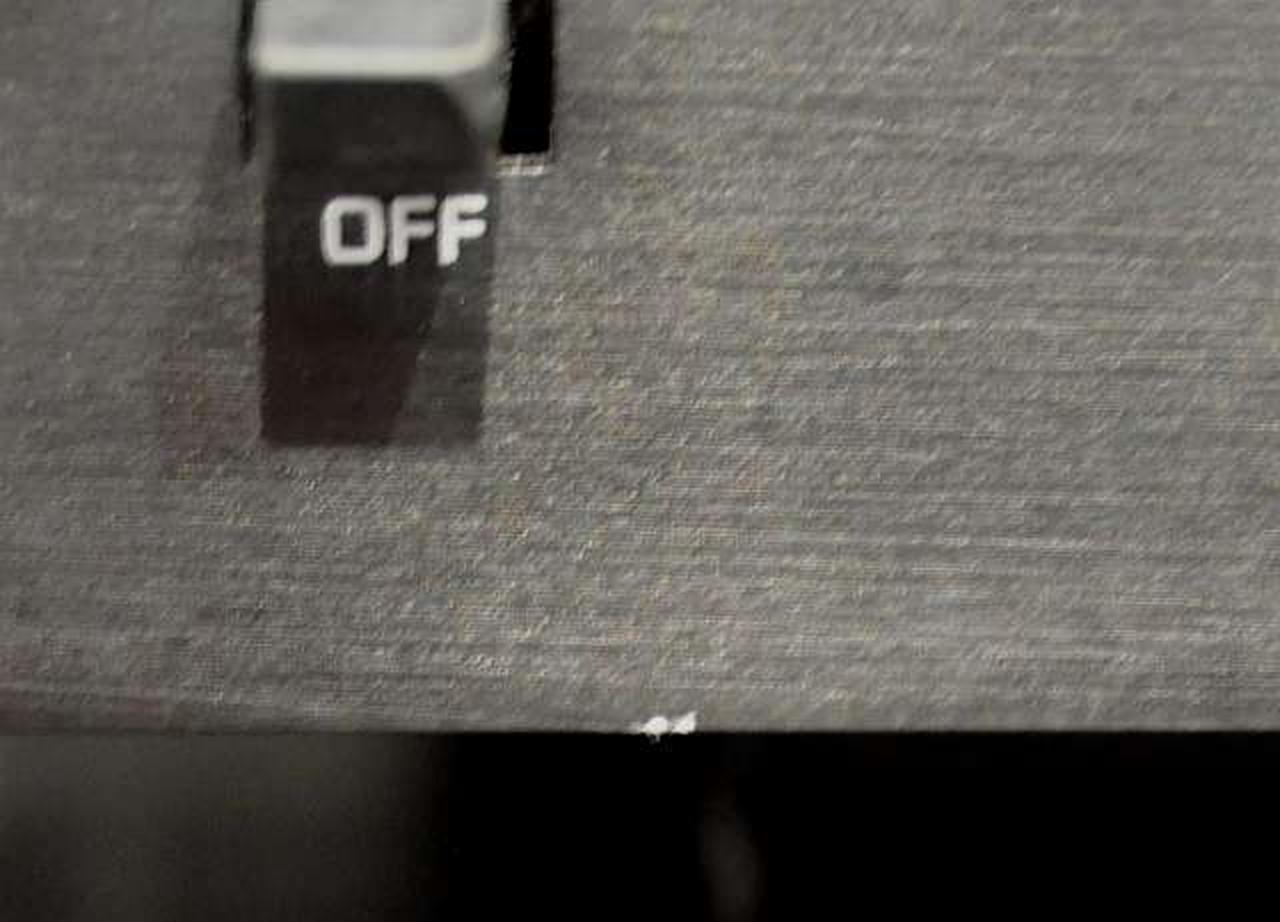 左下に打ちキズ