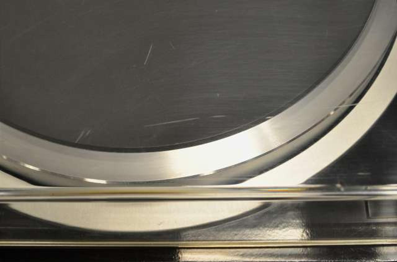 アクリルカバーにキズ