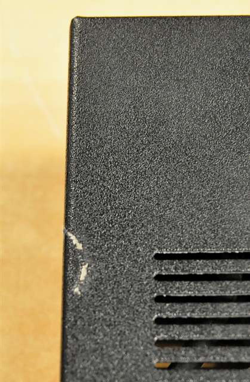 天板左奥にキズ