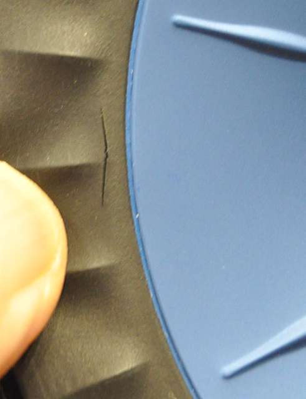 エッジ部分に亀裂