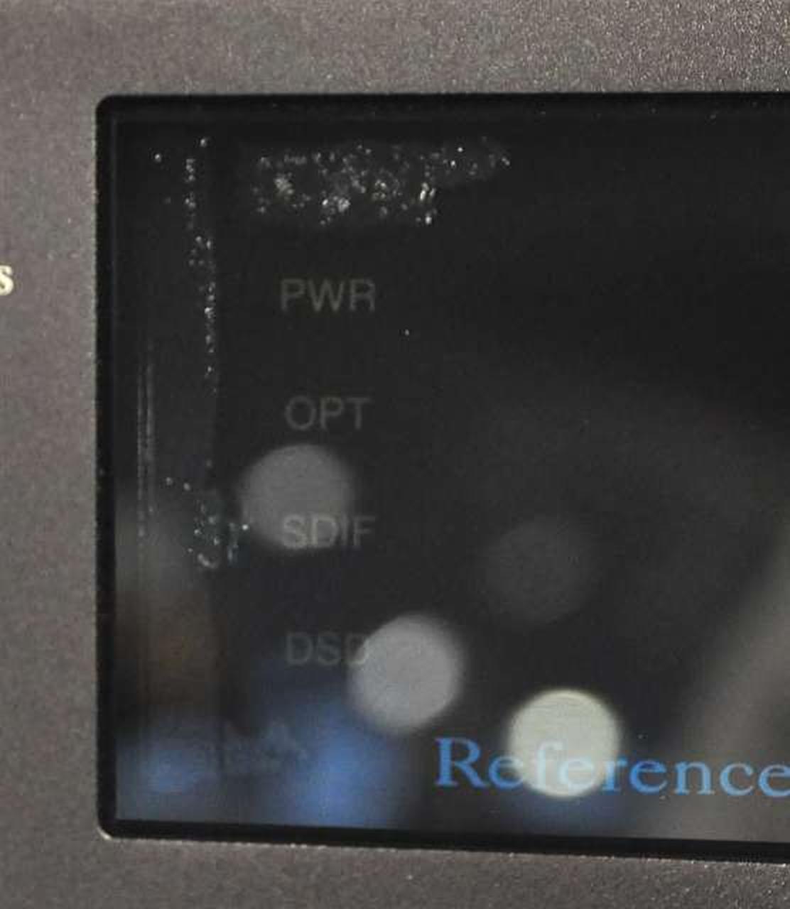 表示窓左に汚れ