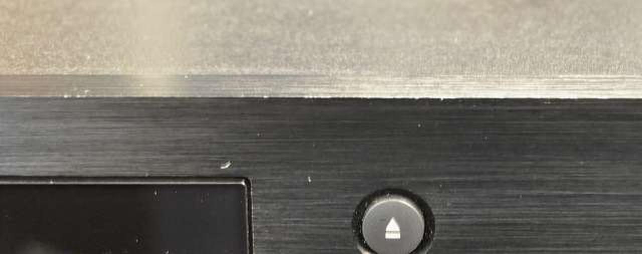 パネルエッジ部分に打ちくず