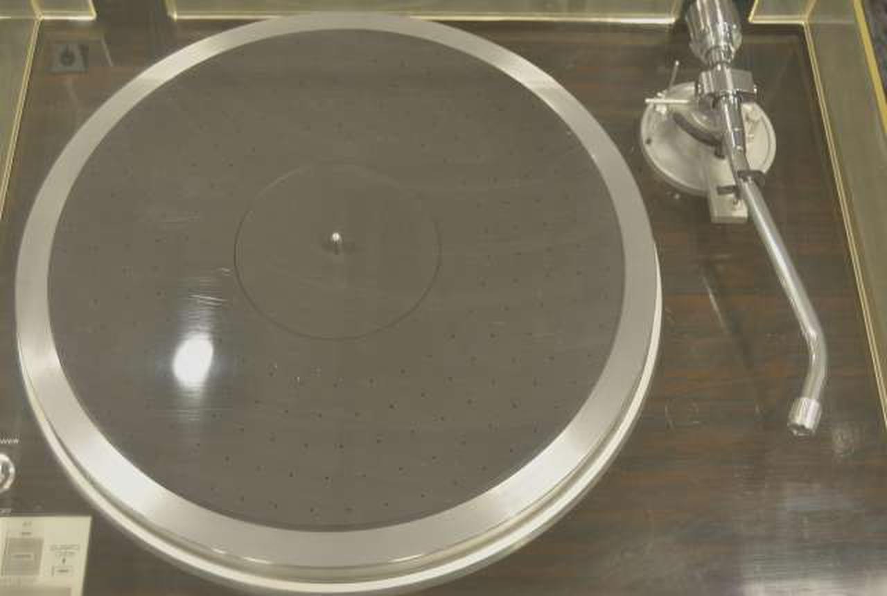 アクリルカバーに擦り傷