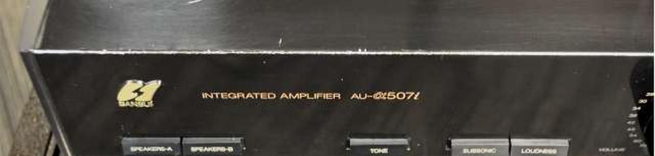 パネル天板エッジ部分にキズ