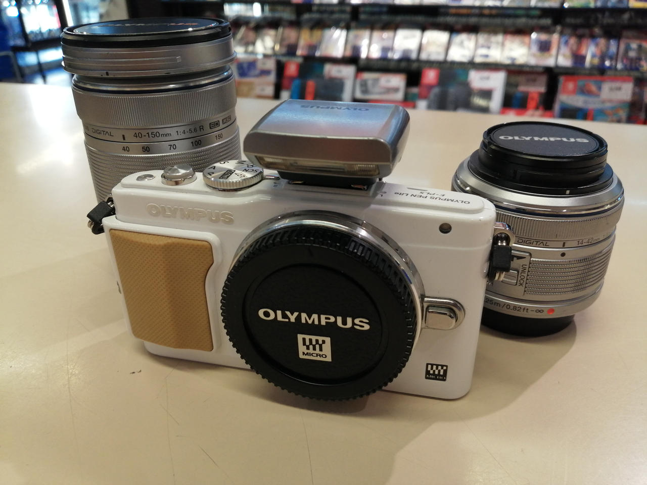 OLYMPUS Pen E-PL5 ダブルズームキット 14-42 40-150 Olympus PEN E-PL5 Camera with 14-42mm Lens