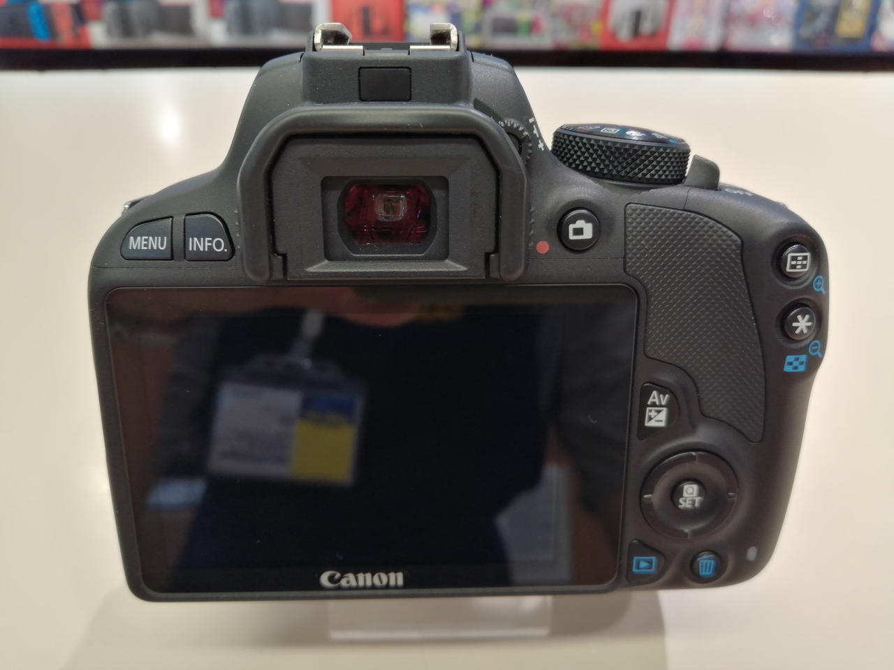 Canon デジタル一眼レフ ズームレンズ付き Amazon.co.jp: Canon デジタル一眼レフカメラ EOS Kiss X7i