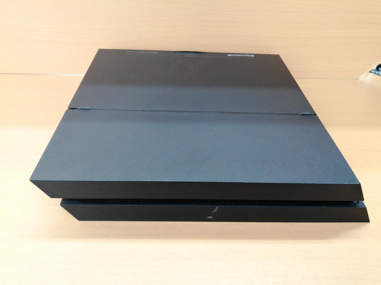 SONY - PS4本体ソフトウェアver8.03　稼働時間1週間未満ほぼ新品CUH-2000 PS4本体ソフトウェアver8.03 稼働時間1週間未満ほぼ新品CUH-2000