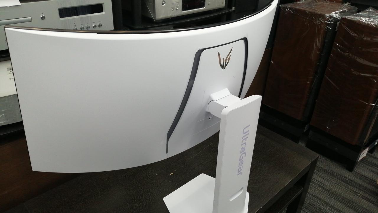 ［都内近郊配送可能］[美品］LG ゲーミングモニター ゲオ限定】JAPANNEXT 23.8インチ IPSパネル搭載 180Hz対応 フル