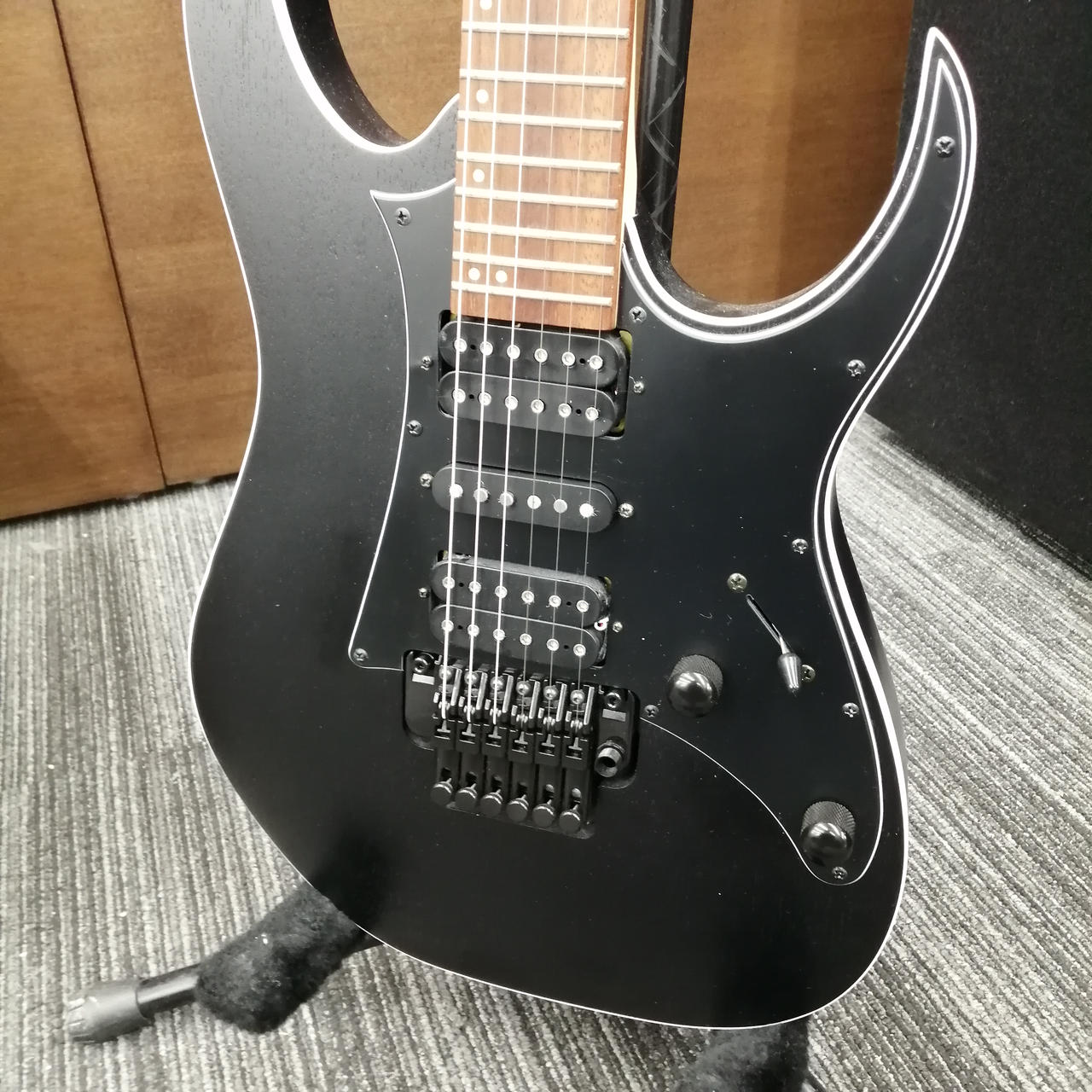 極美品 ibanez RG350ZB アイバニーズ エレキギター IBANEZ (アイバニーズ) エレキギター RG350 動作確認済み