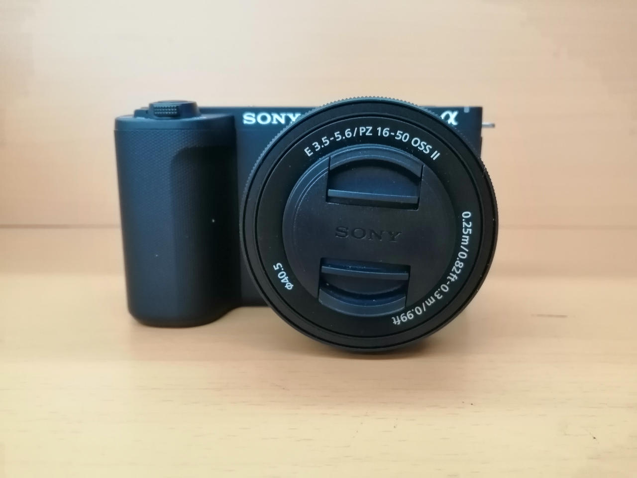 【美品】SONY　ZV-E10　ミラーレス一眼 Amazon | SONY(ソニー) Vlog用カメラ レンズ交換式VLOGCAM APS-C