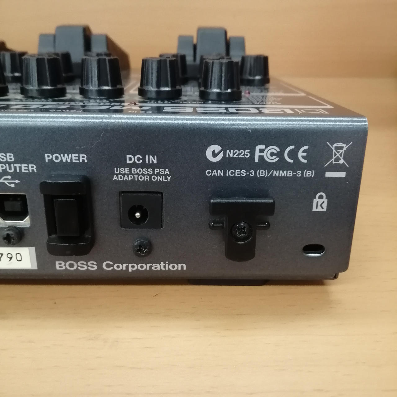 【希少】BOSS ( ボス ) ME-80 マルチエフェクター 新品/未開封品 BOSS ME-80徹底レビュー｜初心者から中級者まで満足できる万能
