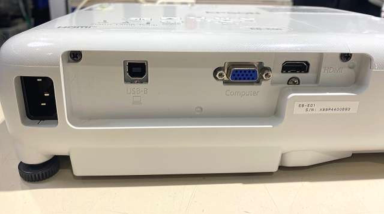EPSON プロジェクター EB-E01本体(ジャンク品) EPSON EB-E01 プロジェクター本体 ジャンク品