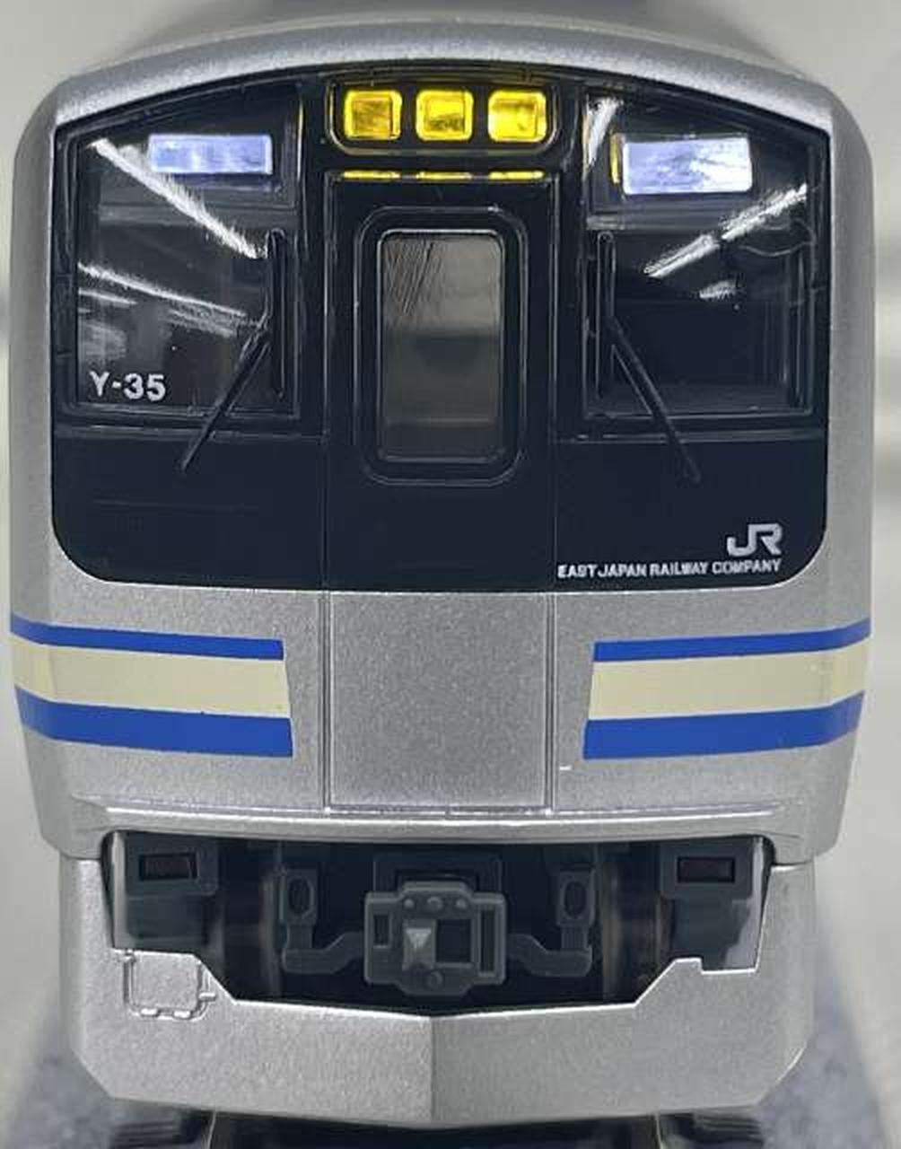 クハE217-35 前照灯