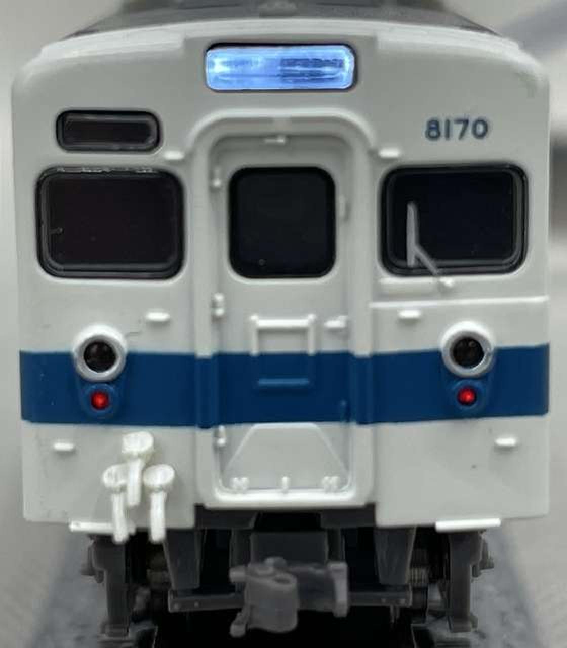 クハ8170 尾灯