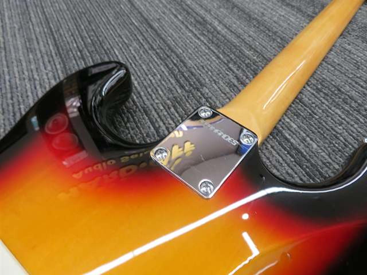 Fernandes ストラトタイプ　スキャロップ　シルバー 2507081652hwxcs.jpg