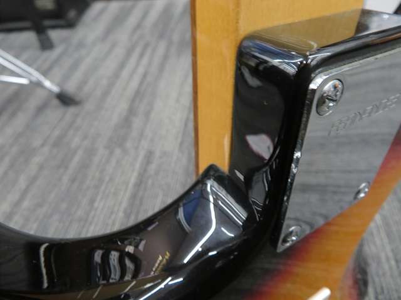 Fernandes ストラトタイプ　スキャロップ　シルバー 2507081652hwxcs.jpg