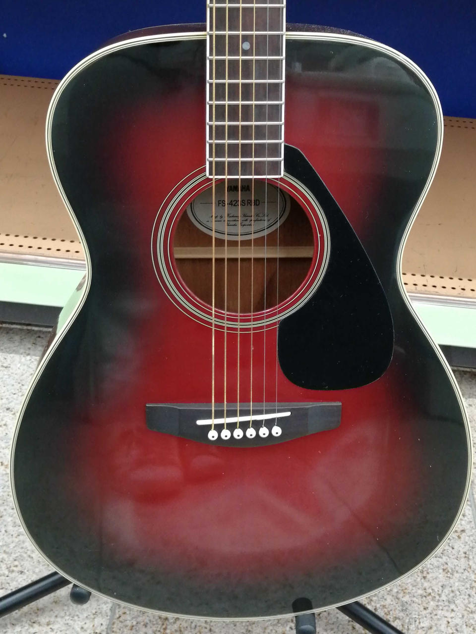 再値下げ YAMAHAヤマハ  FS-423S（RBD）赤色 ソフトケース付き 再値下げ YAMAHAヤマハ FS-423S（RBD）赤色 ソフトケース付き