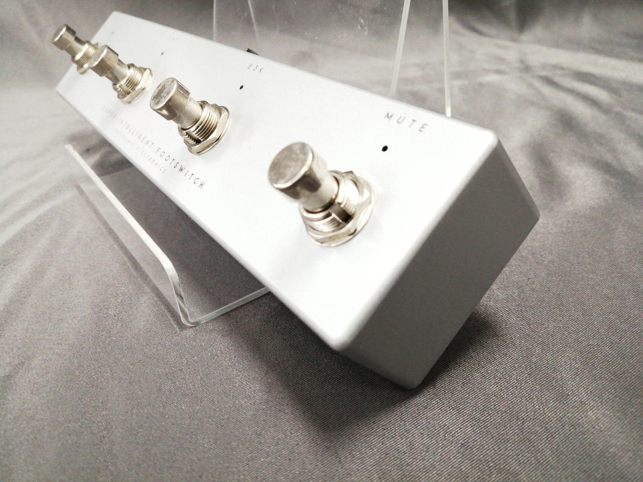 DARKGLASS ELECTRONICS|ベース用フットスイッチ|HARDOFFオフ