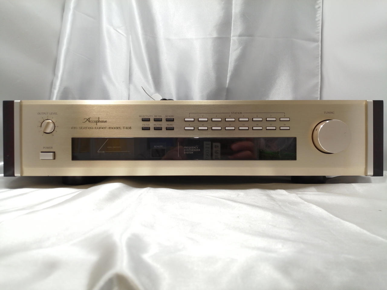 Accuphase T-104FMチューナー Accuphase T-104 FM STEREO TUNER VINTAGE AUDIO - YouTube