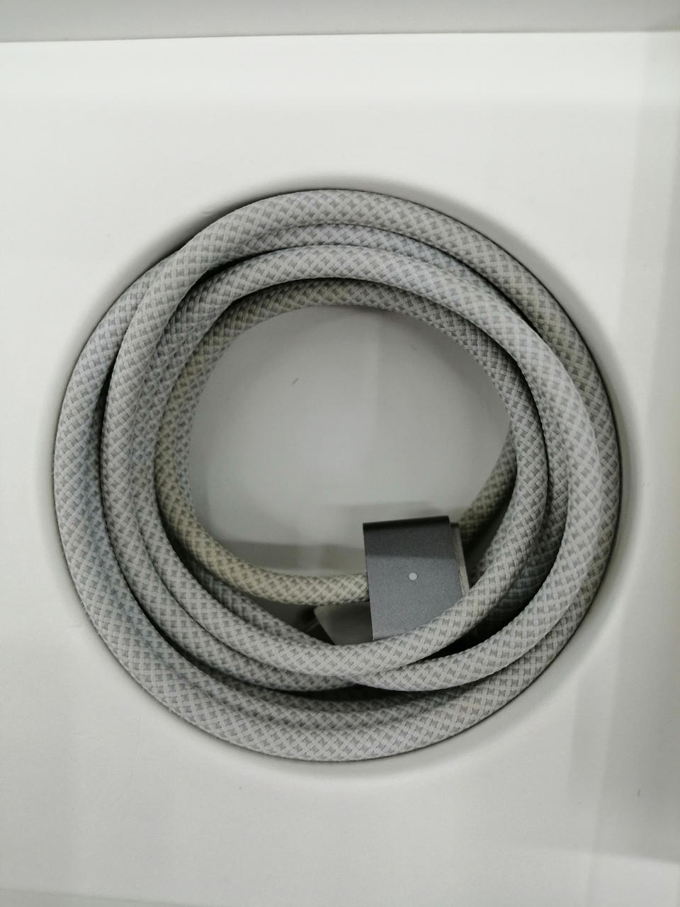 ケーブル若干汚れあり