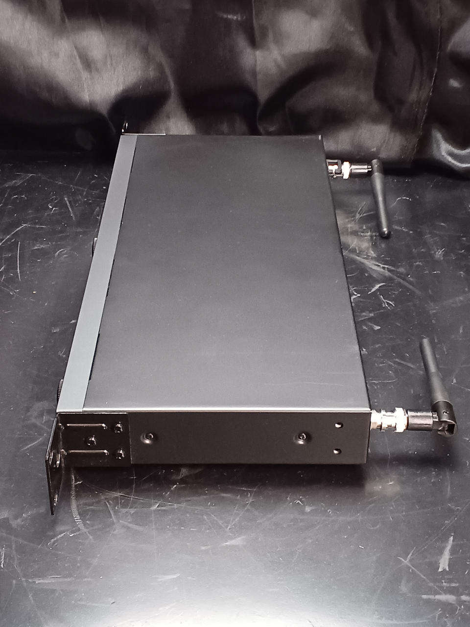 プロフェッショナル ワイヤレスマイクロフォンセット（中古） 楽天市場】ジャイロセンサー内蔵 赤外線ワイヤレスマイク2本