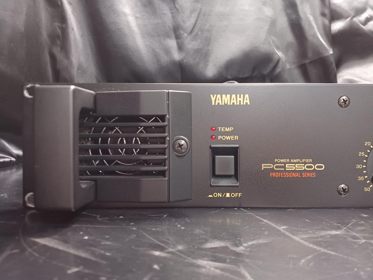YAMAHA ヤマハ/パワーアンプ/M-35/101431/ピュアオーディオ/Bランク/75【中古】 YAMAHA ヤマハ/パワーアンプ/M-35/101431/ピュアオーディオ/B