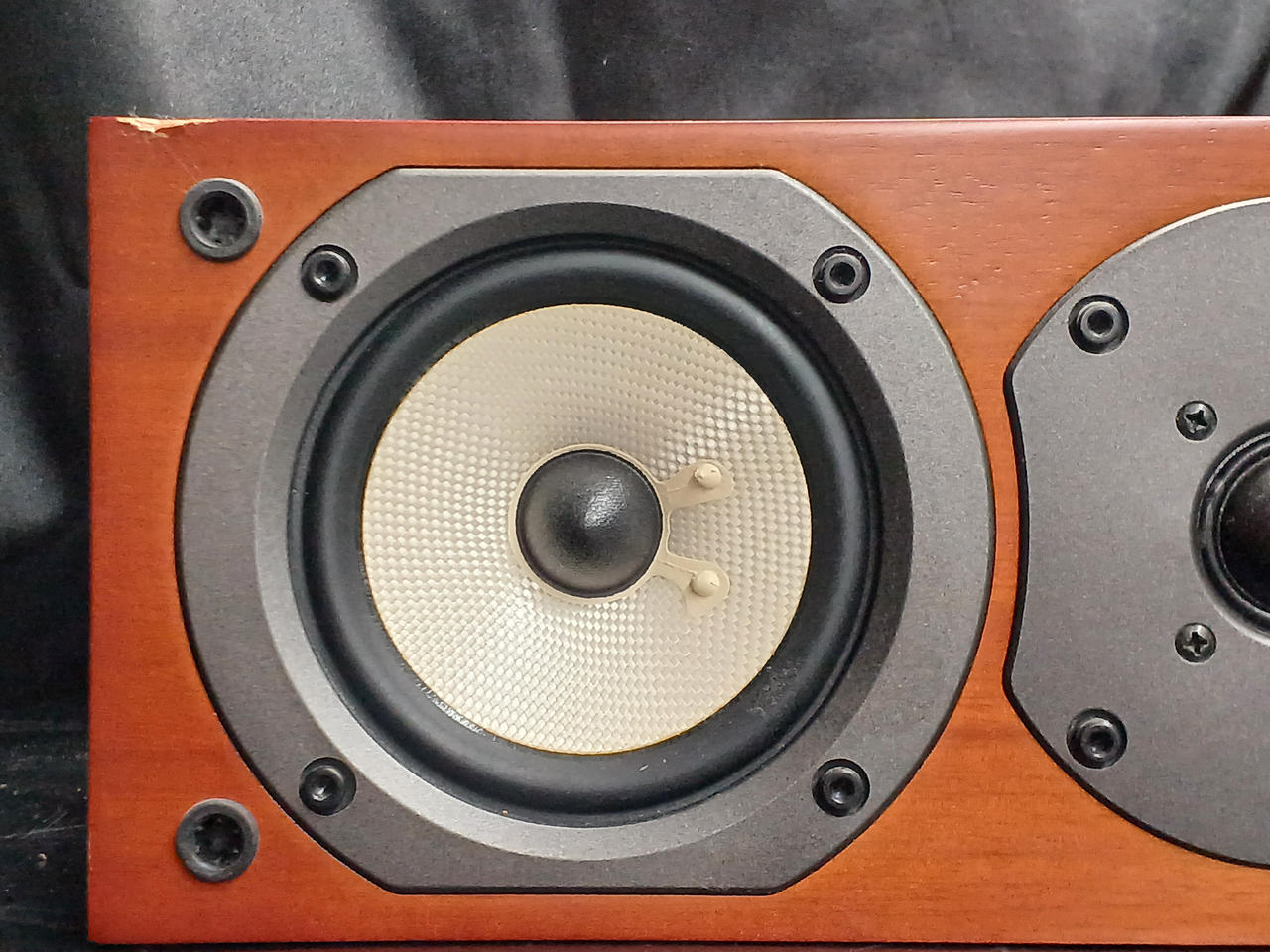 ■ONKYO　D-207C センタースピーカー Amazon.co.jp: ONKYO センタースピーカーシステム （1台） D