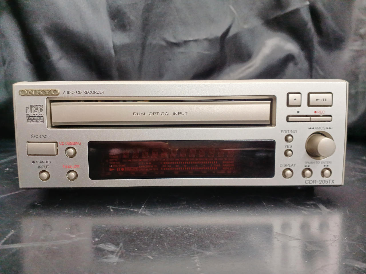中古 良品】 ONKYO オンキヨー(オンキョー) CDR-205X(S) CD 中古 良品】 ONKYO オンキヨー(オンキョー) CDR-205X(S) CD