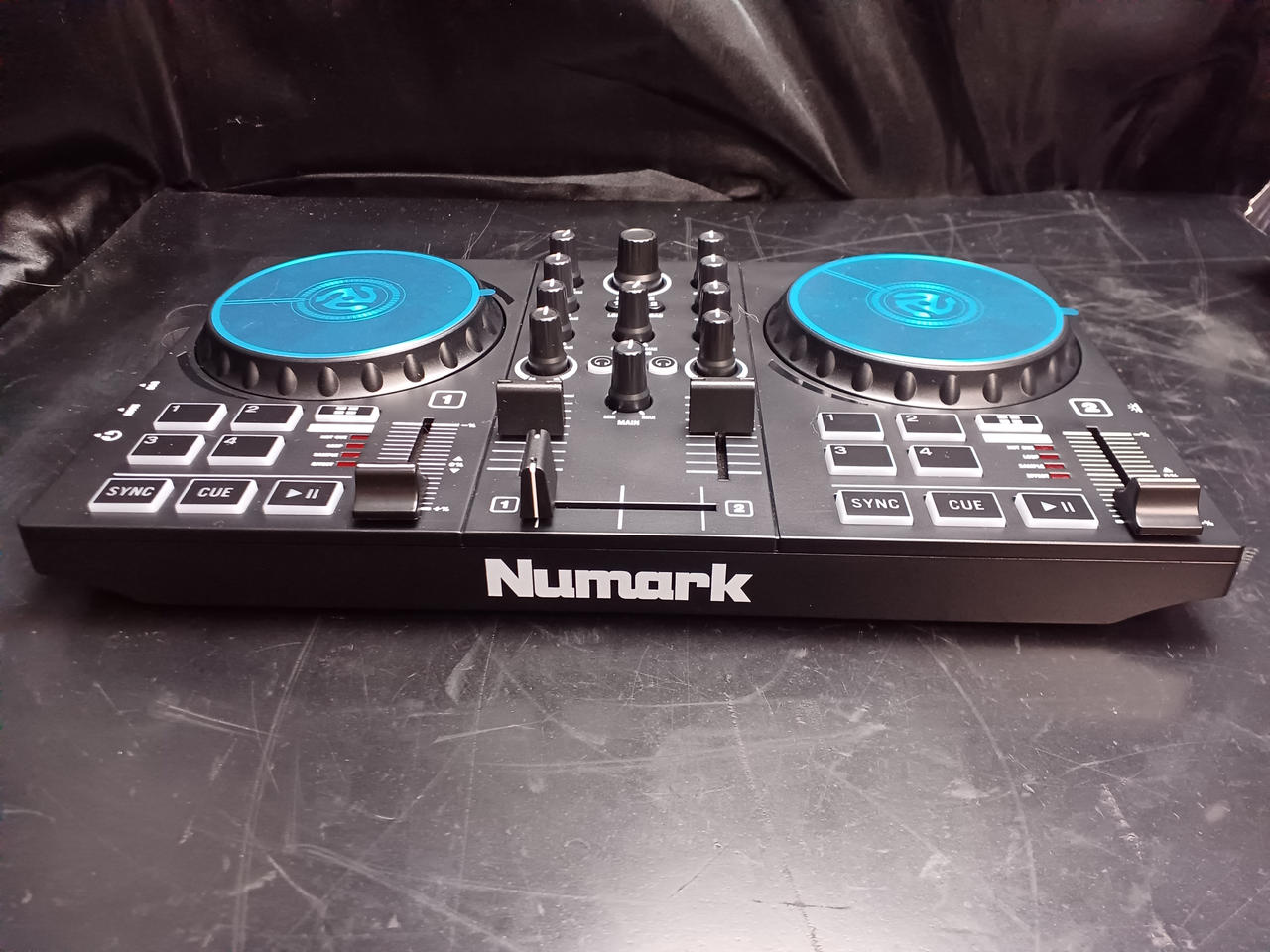 Numark DJコントローラー Numark Mixtrack Platinum FX - DJ Controller with 4 Deck