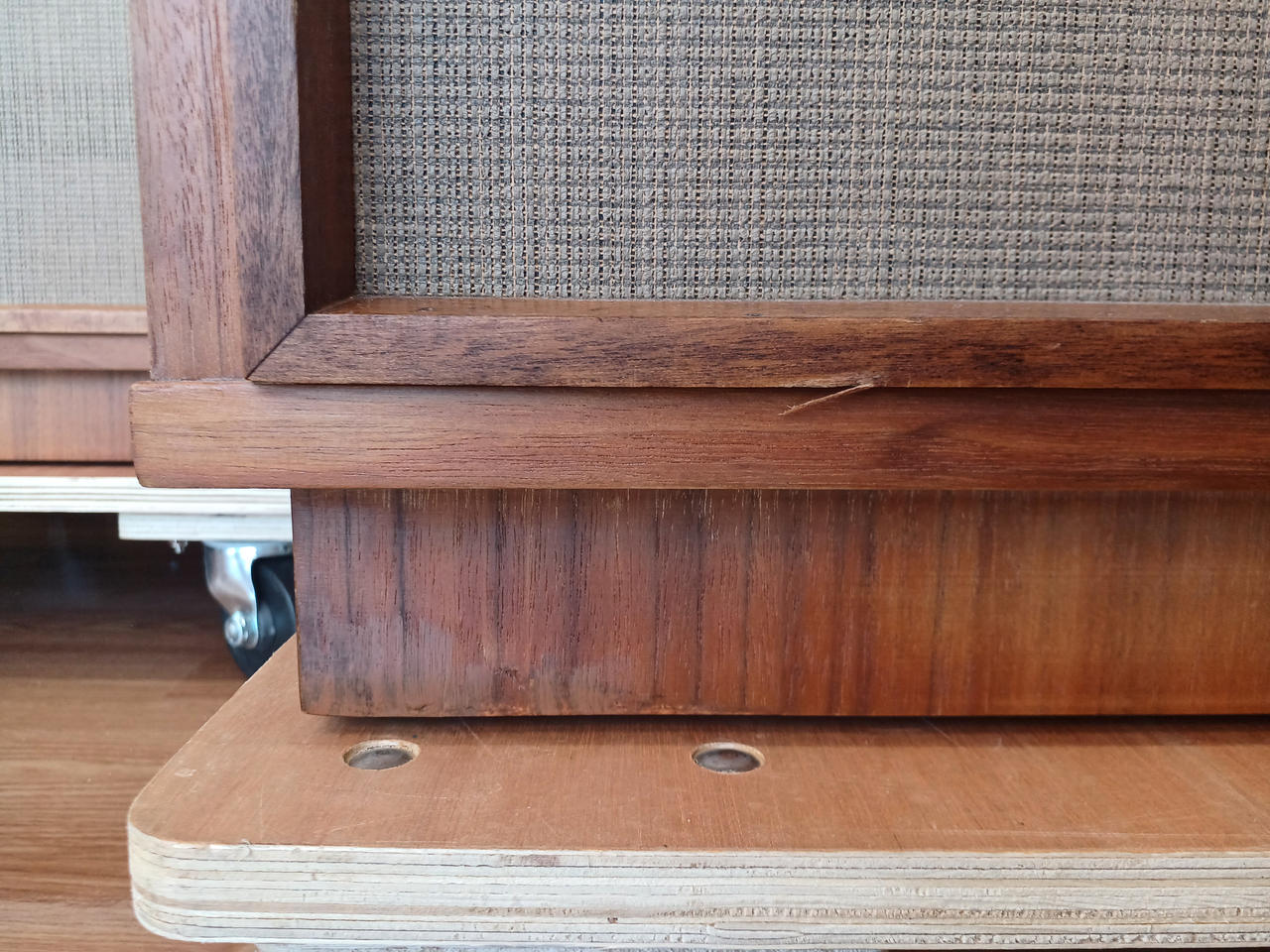 補修跡。削れ。