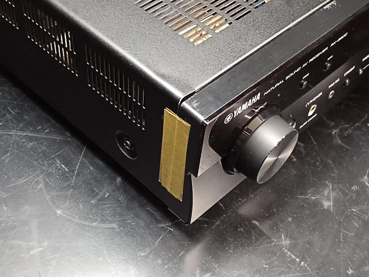 フロントパネル留め部破損あり