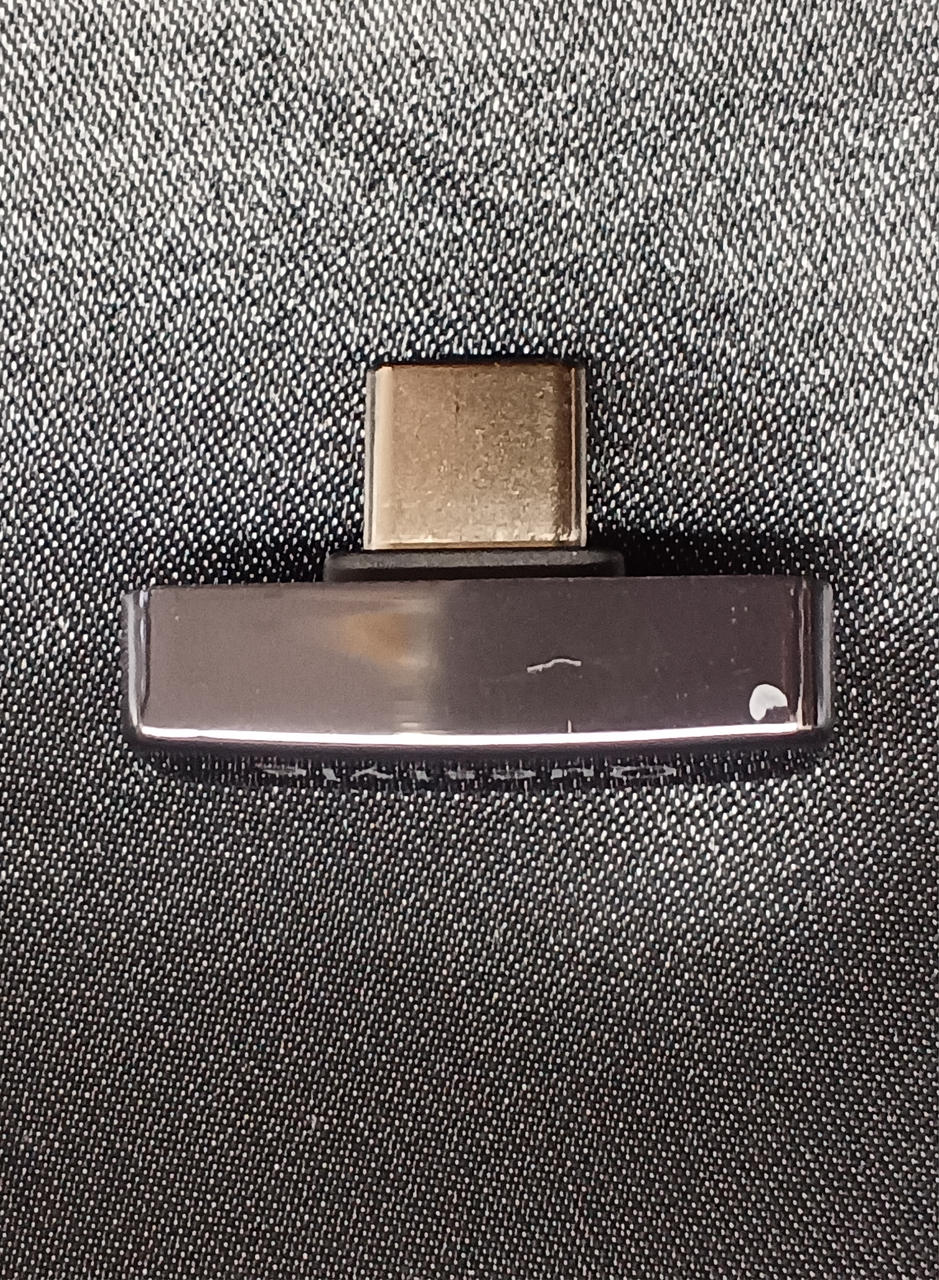 右下剥がれあり