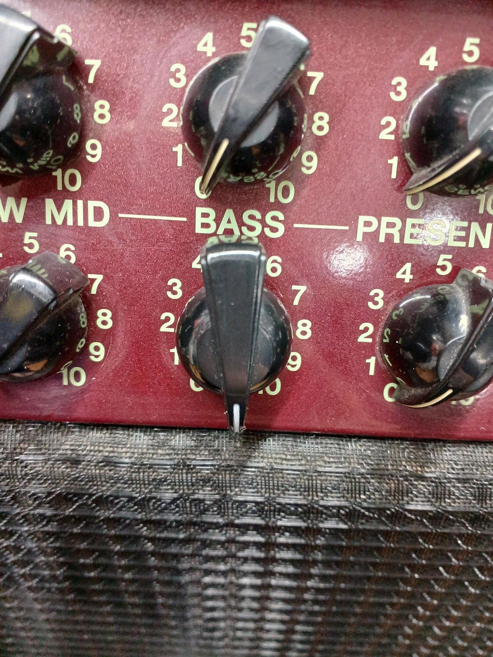 ※BASSがグルグル回り続けます