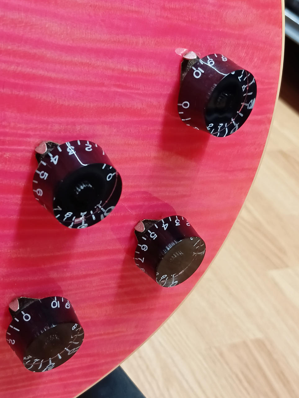 ツマミ、ノブ他社製に換装