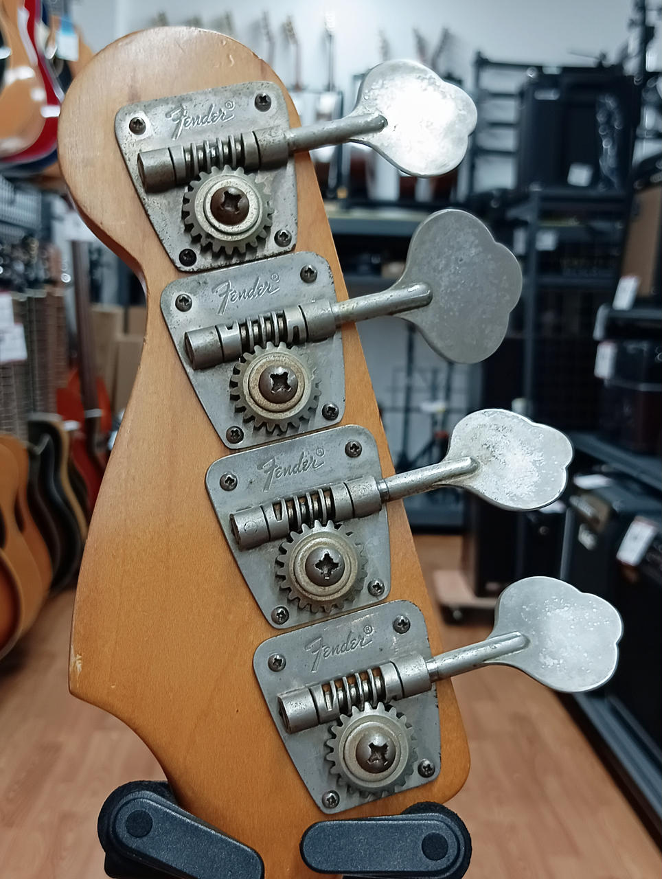 ジャンク メーカー不明 DIYカスタム エレキベース Squier by FENDER (スクワイア バイ フェンダー) エレキベース