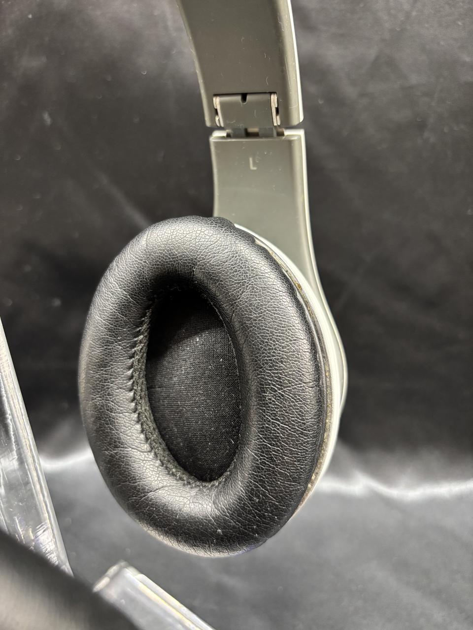 BEATS BY DR. DRE 型番：STUDIO V1 ヘッドホン ヘッドホン