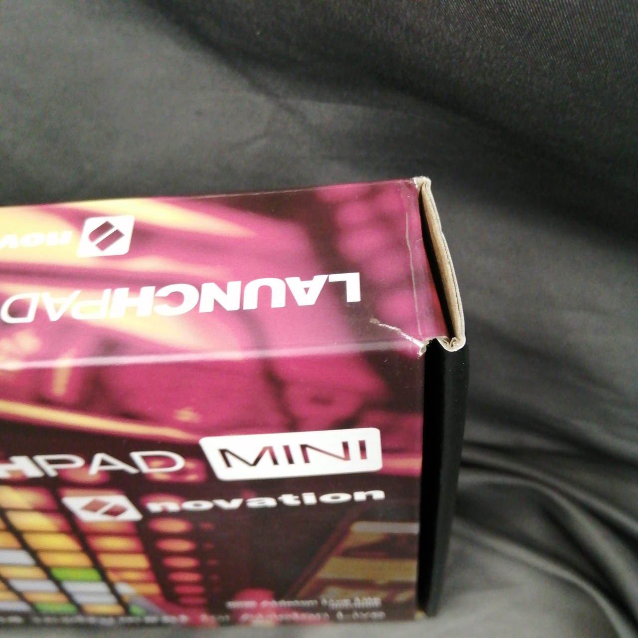 箱に破れあります。