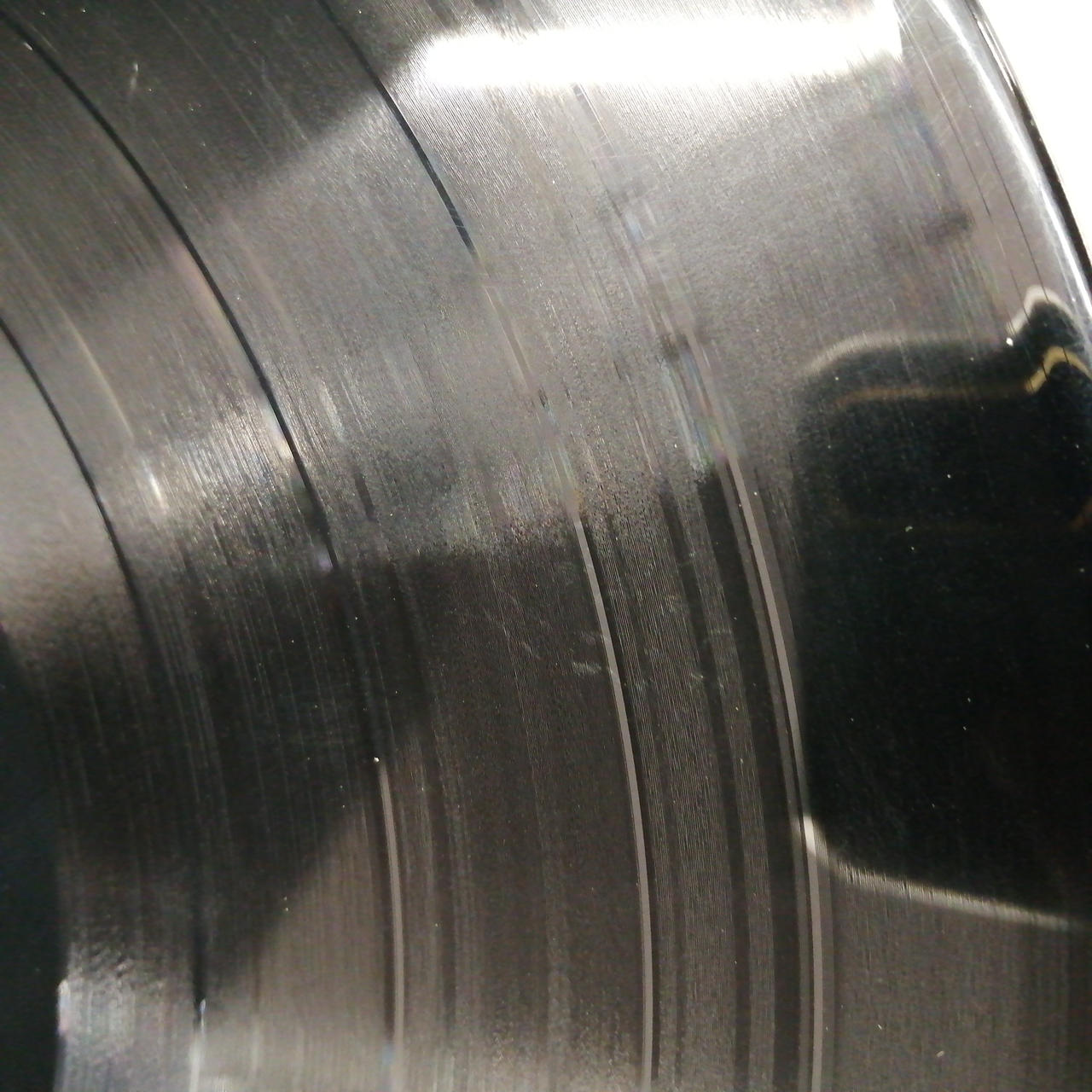 キズあります。