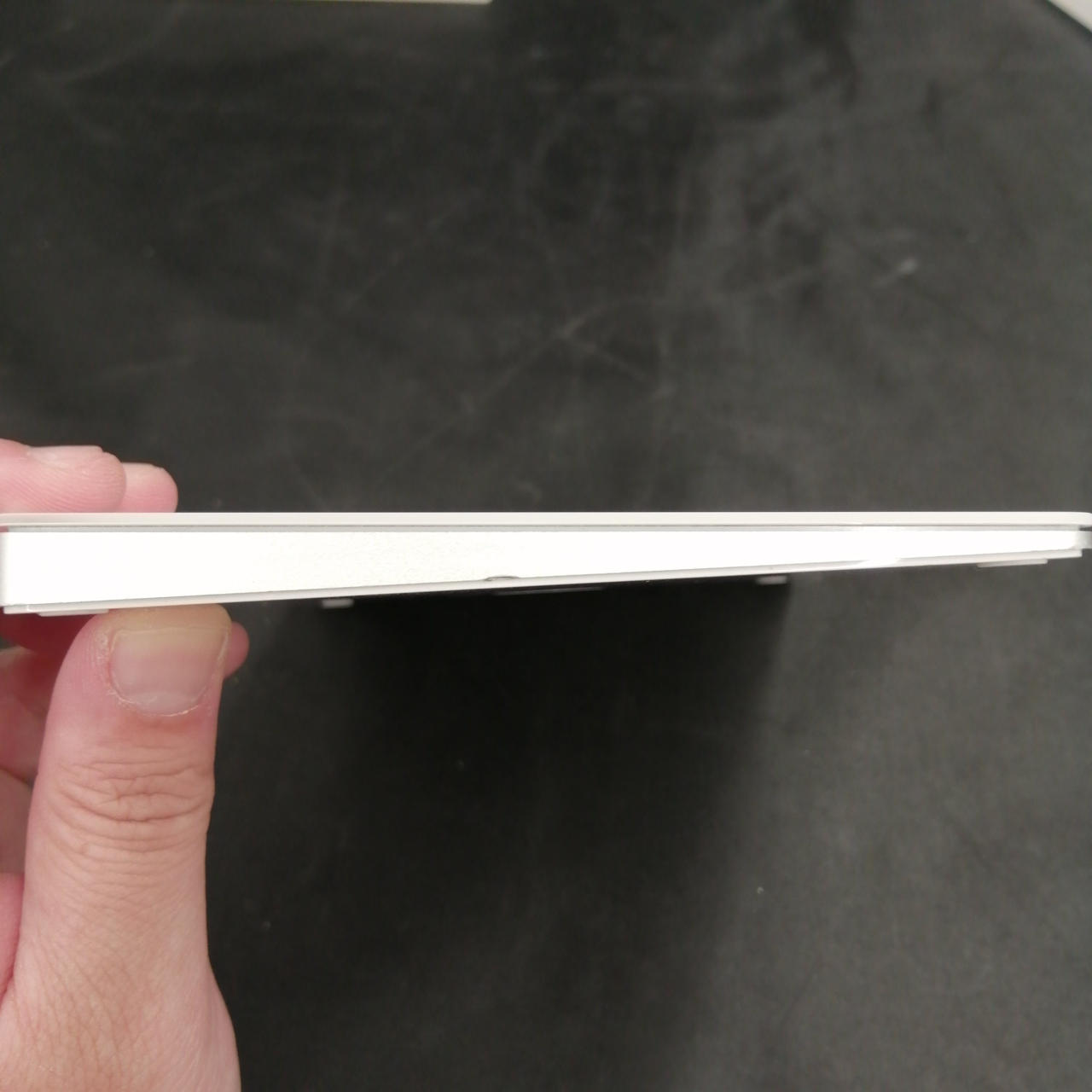 ヘコミあります。