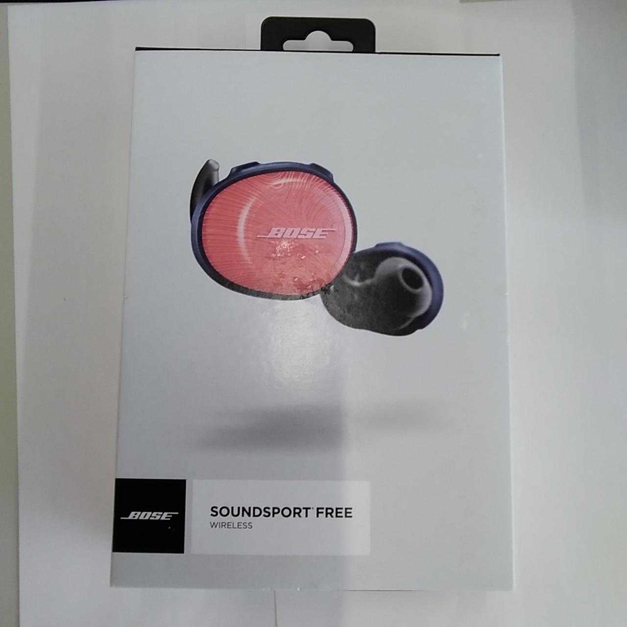 箱にキズあります。