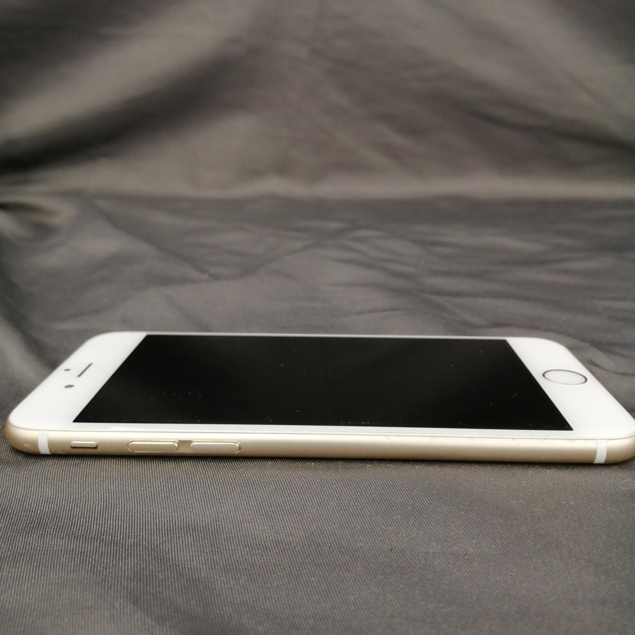 キズあります。