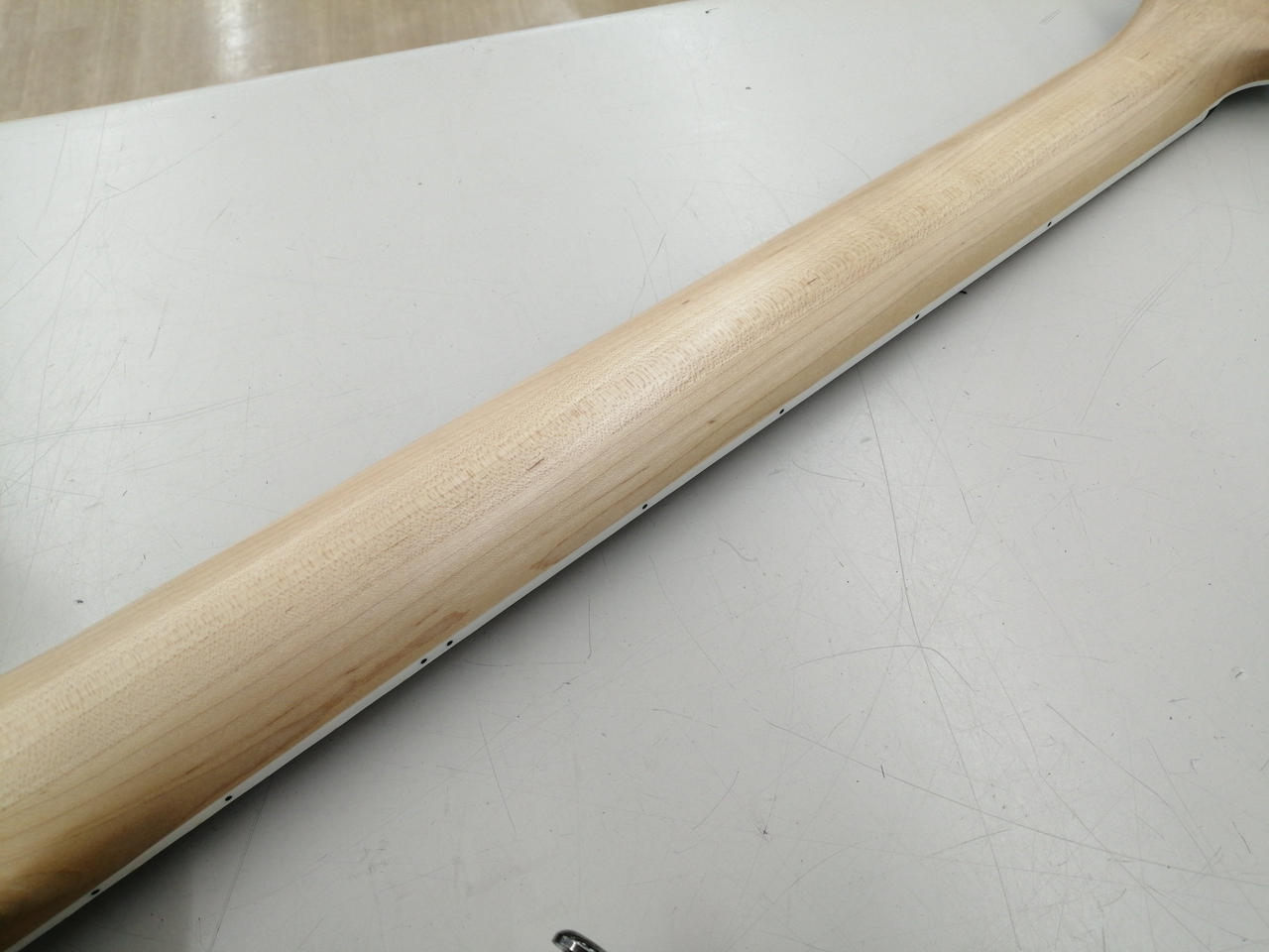 ZRトレモロ搭載RG　ちょっとレアモデル？Ω エレキギター